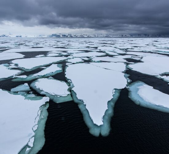 Spitzbergen - Nordwärts zur Mitternachtssonne © Spitzbergen Stop vor Nordpol